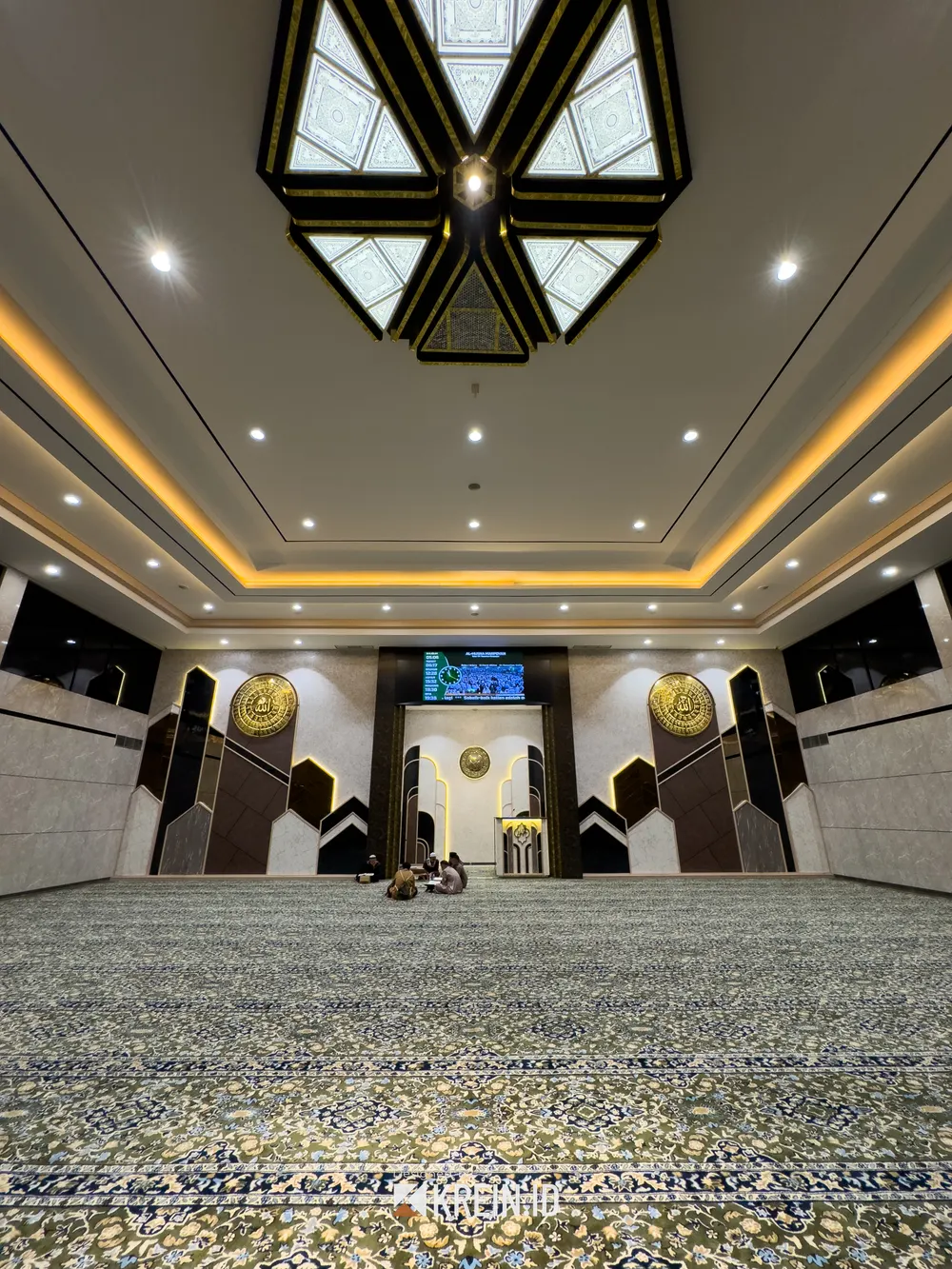 Masjid Al Husna Marpoyan — proyek interior oleh KREIN Pekanbaru